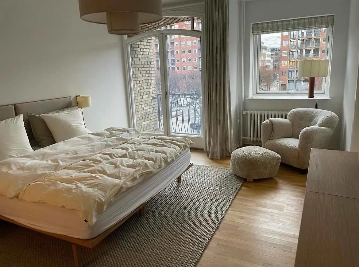 Copenhagen Prestige - Near Amalienborg Apartment